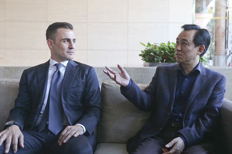 自己几乎每天都在背叛自己的老公，而且还是和那么恶心的农村土老帽，这让她的心里有了几分忐忑。